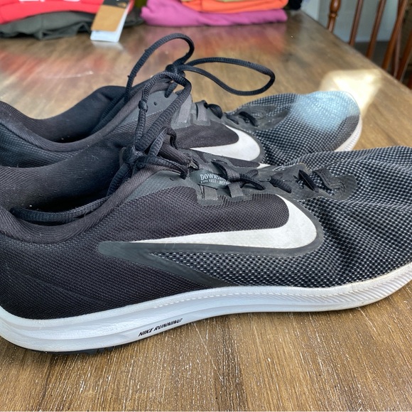Nike Black and White Athletic Sneakers Men’s Size 15 main image 11
